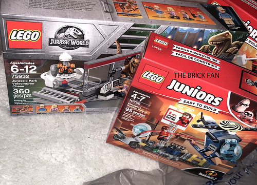 Lego Jurassic Park And Incredibles 2 Sets Found At Walmart The