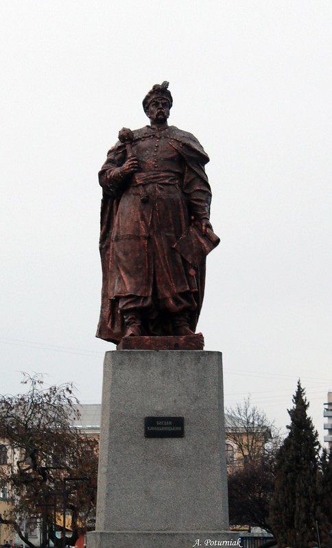 Пам`ятник Богданові Хмельницькому на Привокзальній площі 