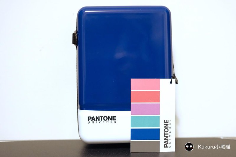 Pantone旅行箱