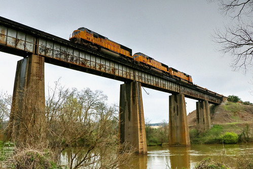 emd sd70m etowah river bridge trestle csx wa westernatlantic railroad railway railfan train intermodal stacktrain cartersville georgia reroute