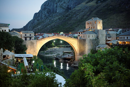 mostar bosnia gerzegovina bridge river jump water evening tour architecture nikon d810