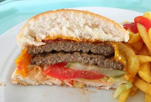 Cheeseburger - Lateral cut / Querschnitt