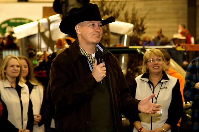 Gov. Ricketts Promotes Nebraska Horse Trails at Trail Riding Expo