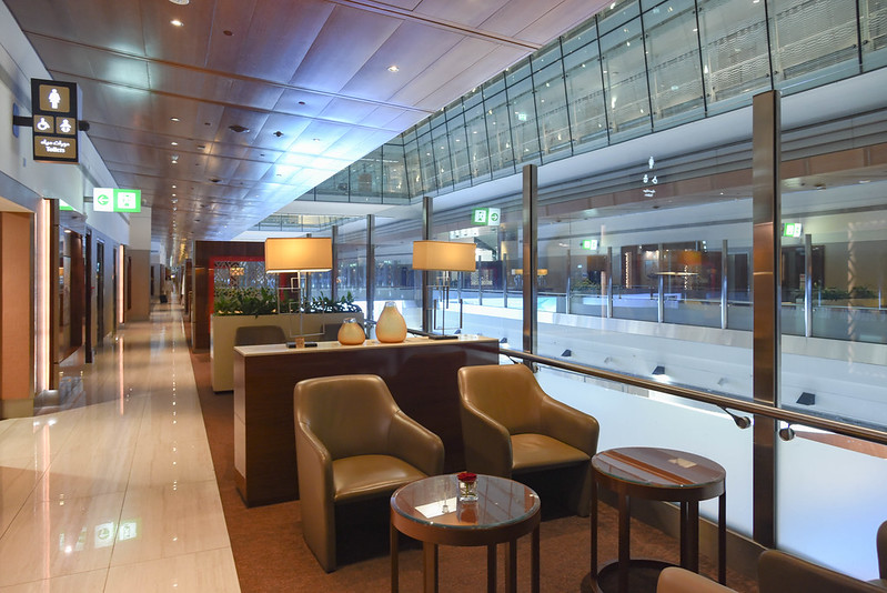 emirates business class lounge (dxb) concourse b