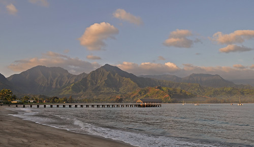 hawaii usa united states america pacific ocean island kauai hanalei bay sunrise morning water sea pier mountains green tropical