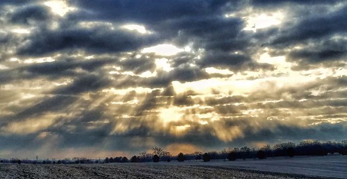 sunrise morning angels heavenly light beams sky clouds illinois rockrivervalley countryskies country field landscape