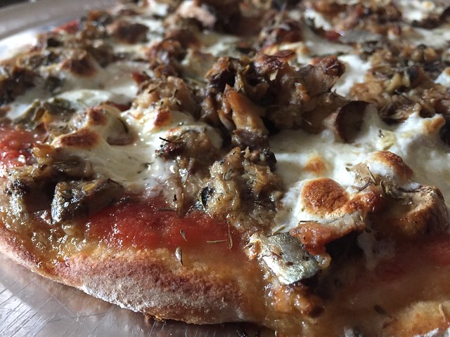 Sardine / White mushrooms Pizza