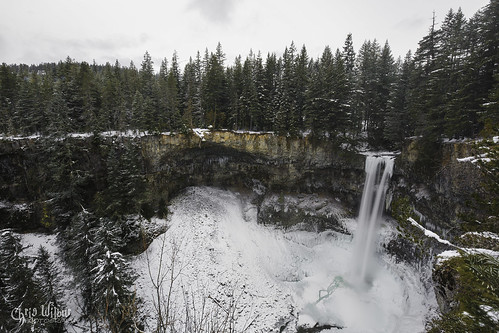scenery brandywine falls whistler british columbia canada provincial park winter snow february cloudy waterfall long exposure bc