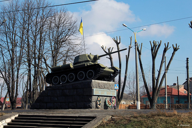 Пам`ятник-танк Т-34