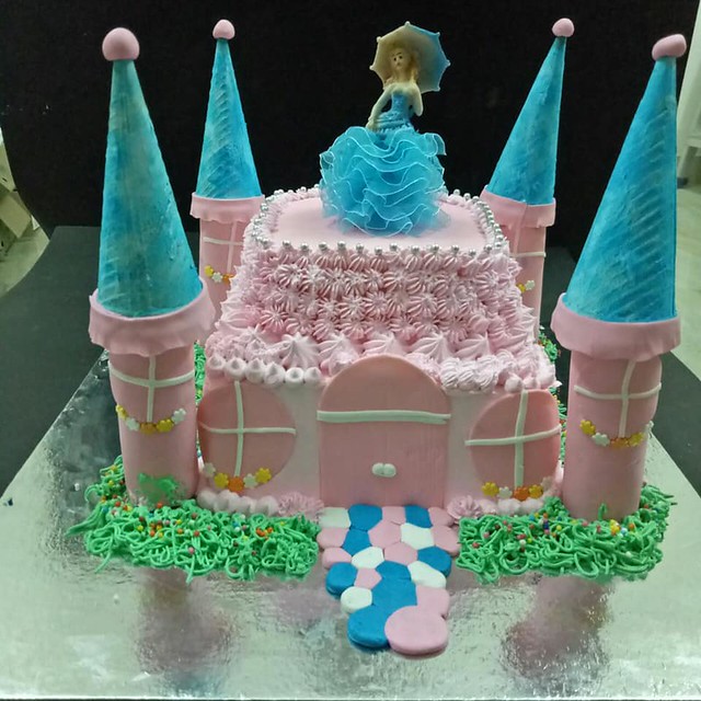Cake by Creamy Cakes Firmy bakes