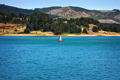 hagglake lake oregon boat sailboat