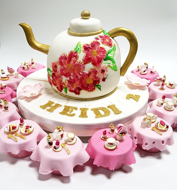 Tea Pot Cake by Maria Camara