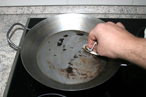 25 - Pfanne auswischen / Clean pan