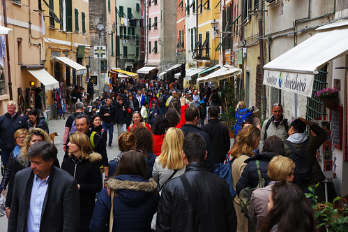 Day 3: Tourist crowds in Vernazza