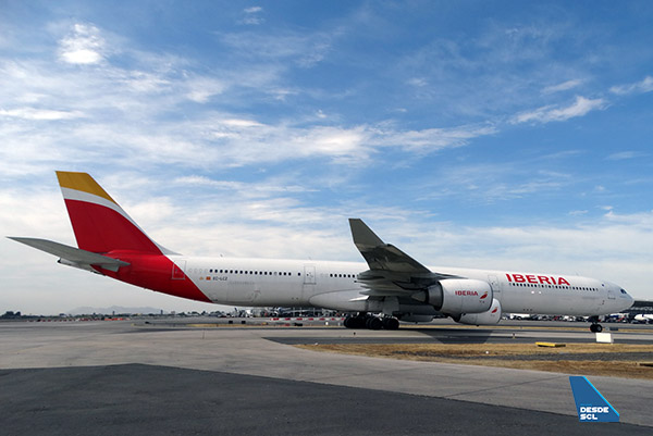 Iberia A340-600 taxiing in SCL (RD)