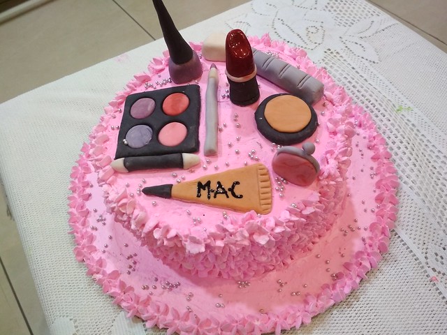 Makeup Theme Cake by Muskan Jain
