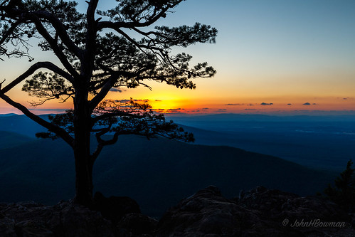 virginia augustacounty virginiamountains parks nationalparks blueridgeparkway ravensroostoverlook sunsets afterglow bluehour may2017 may 2017 canon16354l
