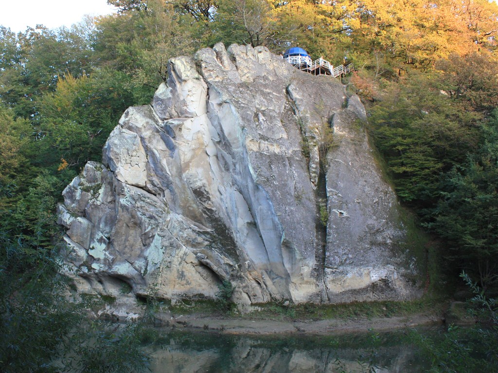 Скала петушок горячий ключ фото