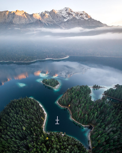 eibsee drone drohne dji mavic pro lake zugspitze alps alpen sunset sonnenuntergang nebel fog mountain