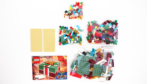 LEGO Seasonal Christmas Gift Box (40292)