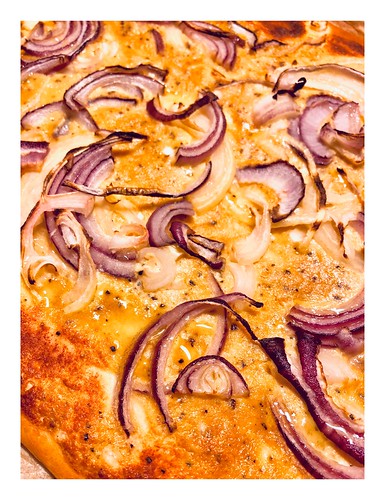 brilliant vegan tarte flambee aka fancy pizza, jan 1, 2019 🌱💚