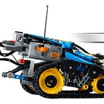 LEGO Technic 42095 Remote Controlled Stunt Racer 5