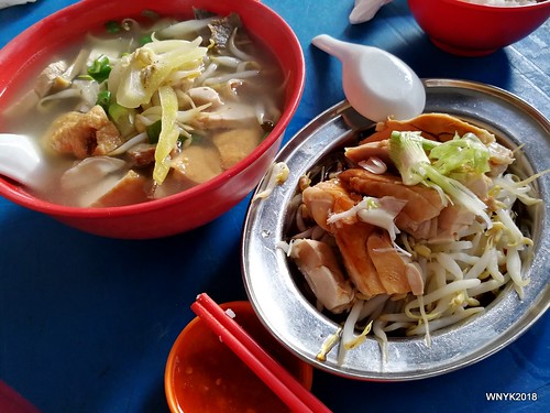 Pork Soup and Bean Sprout Chicken