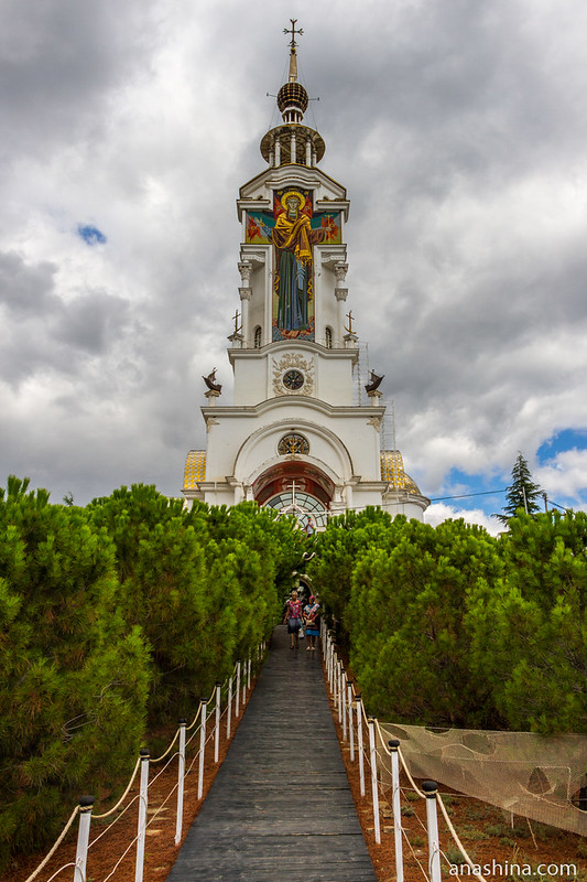 Храм Николая Мирликийского в Малореченском, Крым