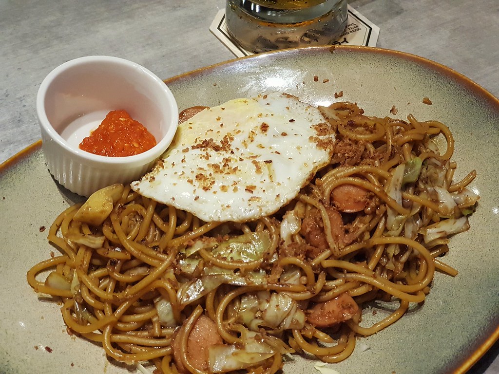 炒意大利面 Daddy's Fried Spaghetti rm$11.50 & 雪花嘉士伯啤酒 Extra Cold Carlsberg rm$6.90 @ Big Daddy’s at Taipan USJ10