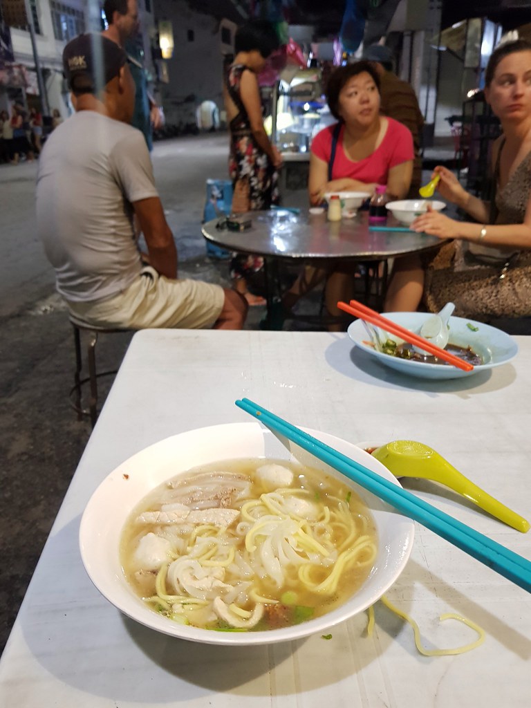 自制西刀鱼丸鸭肉粿條汤 Duck Meat Keow Teow Teng rm$6 @ Duck Meat Keow Teow Teng Push Cart Stall at Chulia Night Street Food, Georgetown Penang