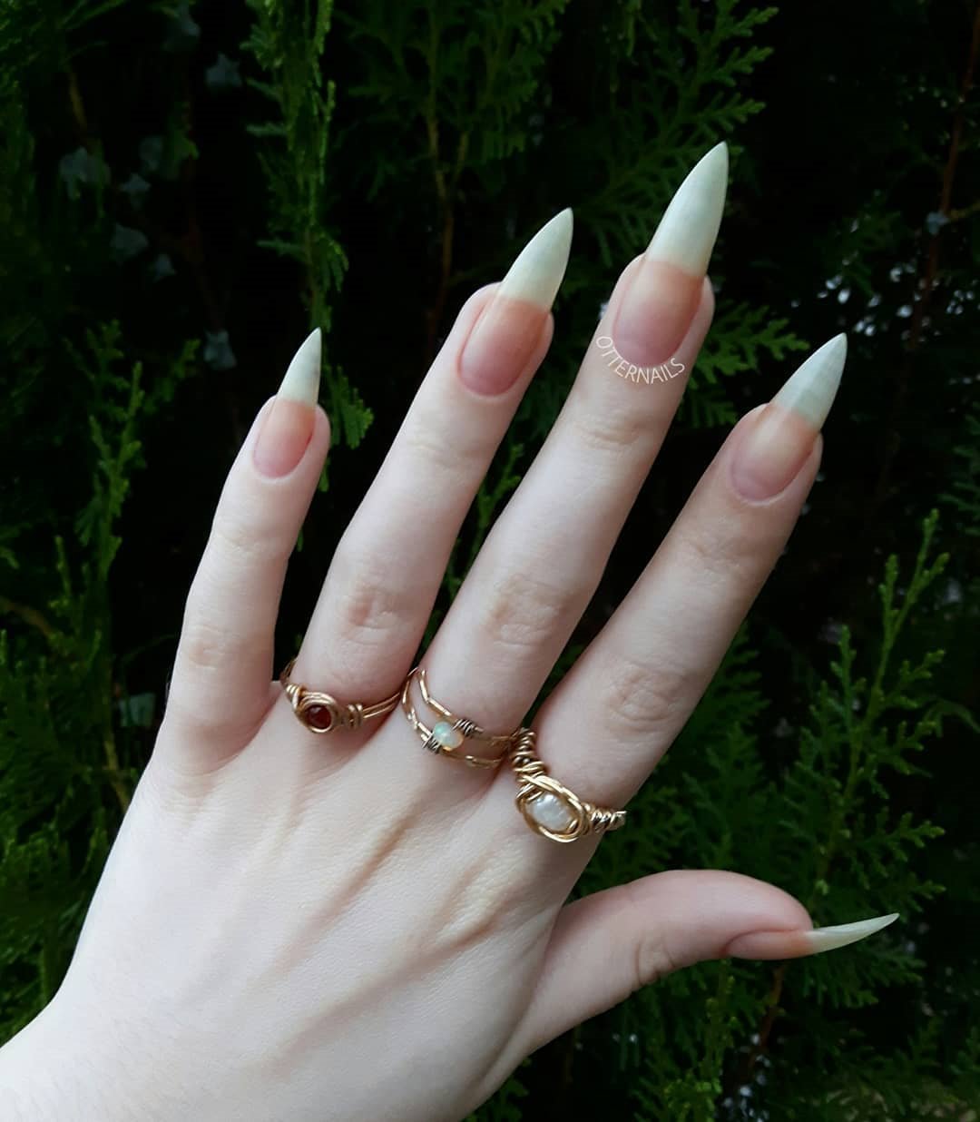 acrylic nails shapes stiletto pinky