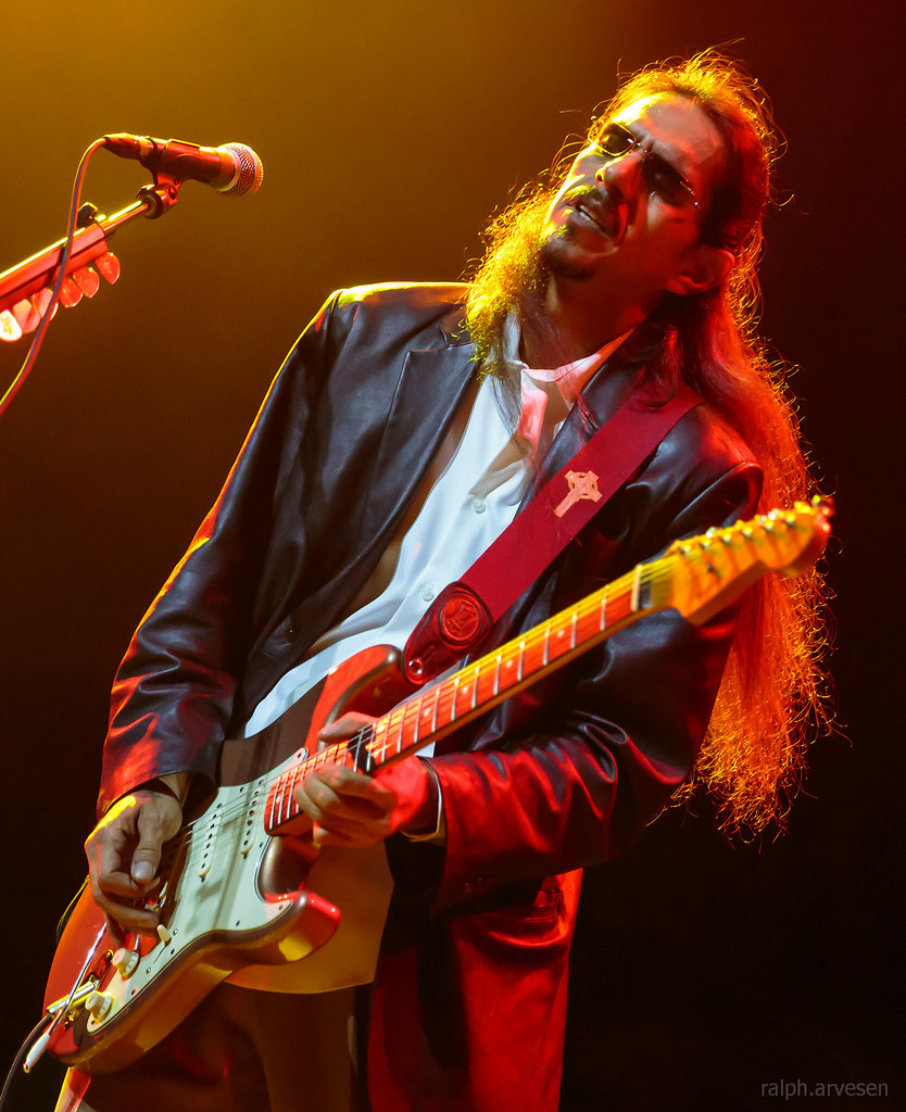 Los Lonely Boys | Texas Review | Ralph Arvesen