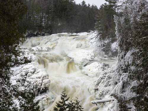 landscape plaisance waterfall winter