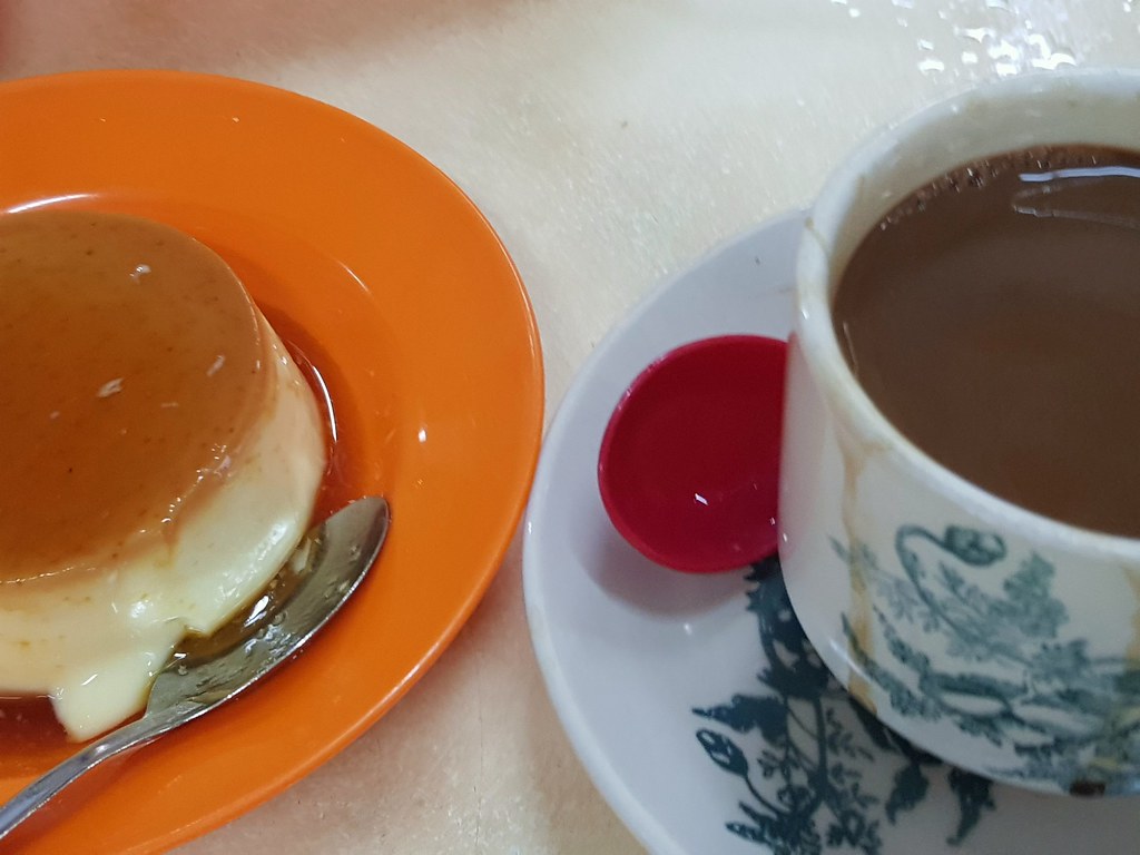 燉蛋 Egg Caramel Custard rm$2.50 & 白咖啡 White Coffee rm$1.80 @ Thean Chun (天津茶室) Ipoh