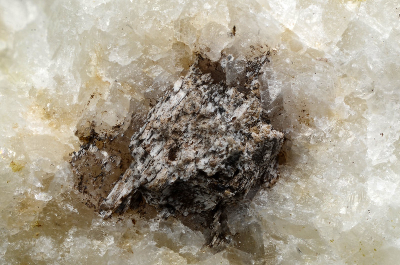 玉滴石 / Hyalite