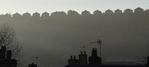 huddersfield westyorkshire yorkshire england uk milnsbridge crosland moor contrejour morning mist houses cityscape chimney november 2018 sunrise almostanything