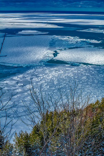 claycliffs lakemichigan leelanau zeisstouit32 conservancy ice leland winter michigan unitedstates us