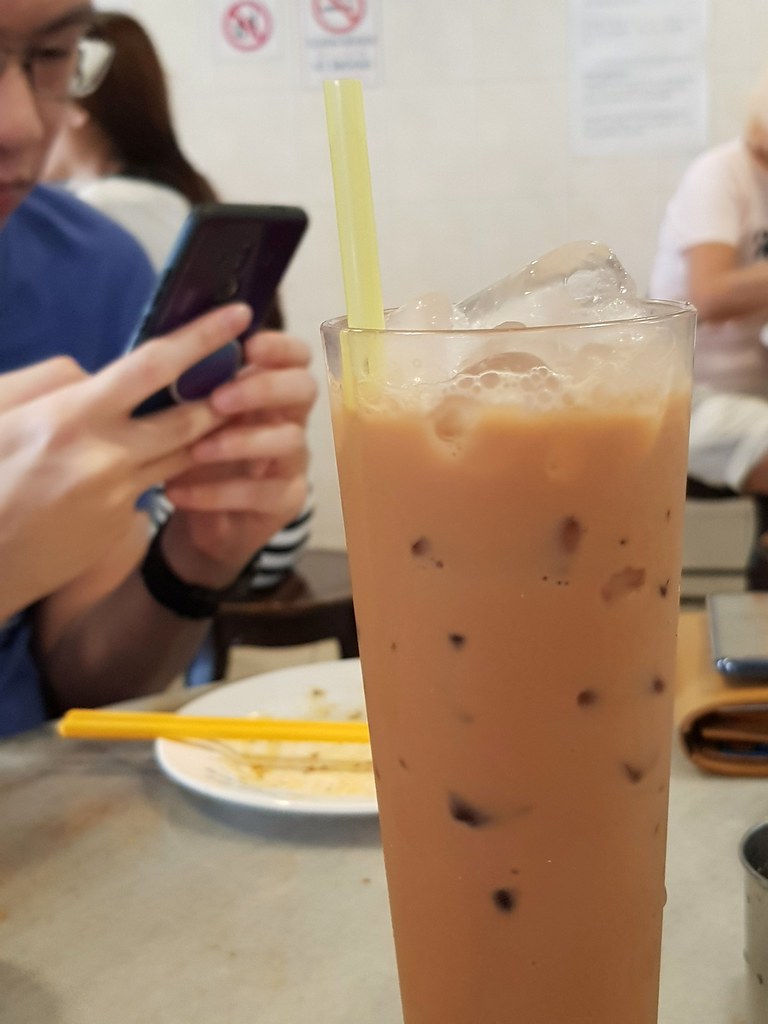 奶茶 Milk Tea rm$4.30 @ 呂家打石街牛肉粿條湯飯店 Beef Noodle Loo Siew Theng (ST Loo Cafe) at Lebuh Carnarvon, Penang