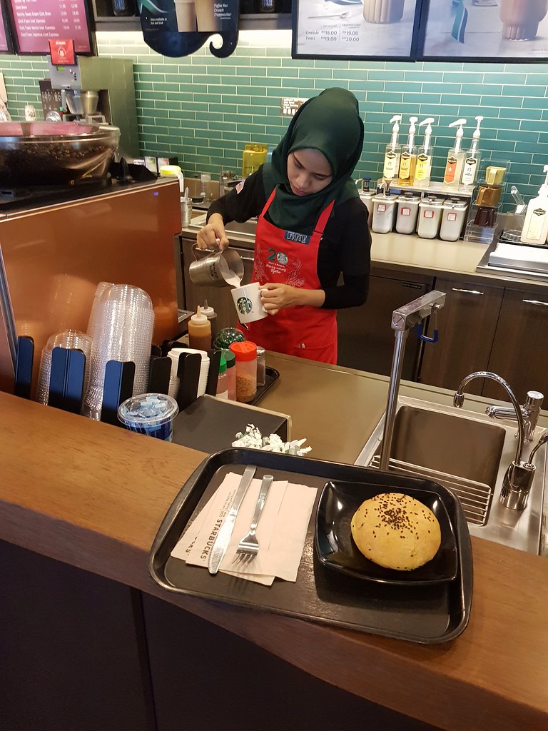Latte Grande & Cheese Sausage Sandwich rm$18.95 @ Starbucks KL Wisma UOA2