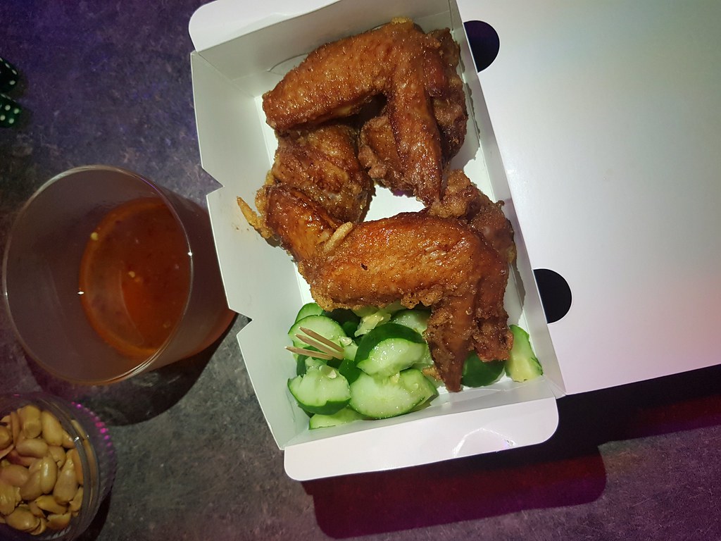 House Fried Chicken Wing rm$18 @ Platform 261, Georgetown Penang