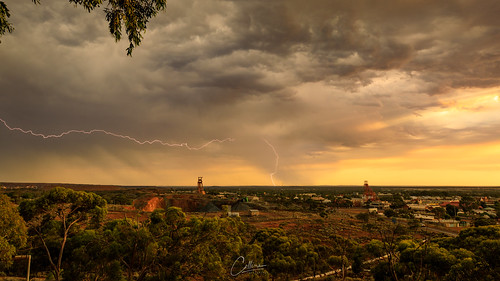 kalgoorlie westernaustralia australia au lightning mount charlotte goldfields outback headframes storm thunderstorm