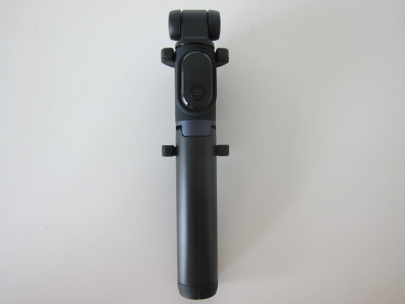 Xiaomi Mi Selfie Stick Tripod - Front With Remote