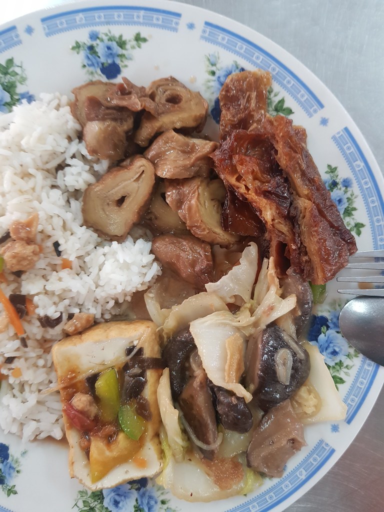 Vegetarian mixed rice rm$6.50 @ 安邦路观音堂 Temple Kun Yam Thong KL Jalan Ampang