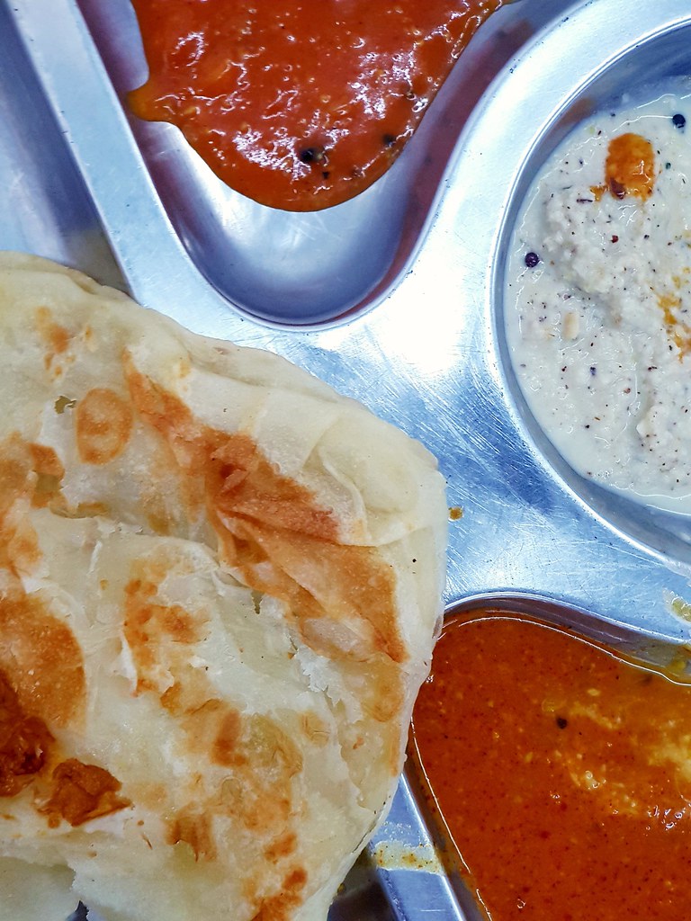 印度煎饼 Roti Kosong rm$1.30 & 香料印度茶 Masala Tea rm$3 @ Sri Paandi at KL Brickfileds (Roti 7/10, MasalaTea 5/10)
