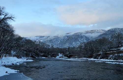 veltus kiwanis park roaringfork river snow mountains christmas eve glenwoodsprings colorado winter sunset clouds trees