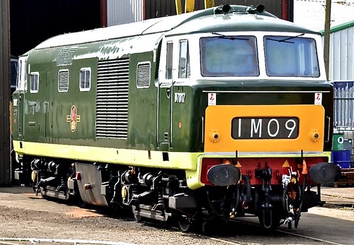 Class 35 Hymek ‘British Railways’  No. D7017. Beyer Peacock built Diesel Hydraulic Locomotive on Dennis Basford’s railsroadsrunways.blogspot.co.uk’