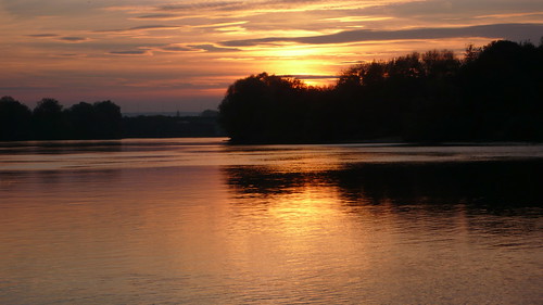 oissel seine maritime haute normandie france paysage panorama landcape randonnée soleil couchant sunset fleuve rivère lumière reflets nature cours deau