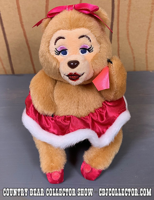 2018 Tokyo Disneyland Trixie Mini Plush Keychain - Country Bear Collector Show #185