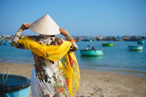 ao asia asian back background beach beautiful behind boat boats coast concept conical culture dai day dress female field fishing harbour hat icon lady lifestyle mui nature ne ocean outdoor outdoors people person portrait pretty rear standing summer tourism tourist travel unrecognizable vacation vietnam vietnamese view waiting water woman young thànhphốphanthiết bìnhthuận vn