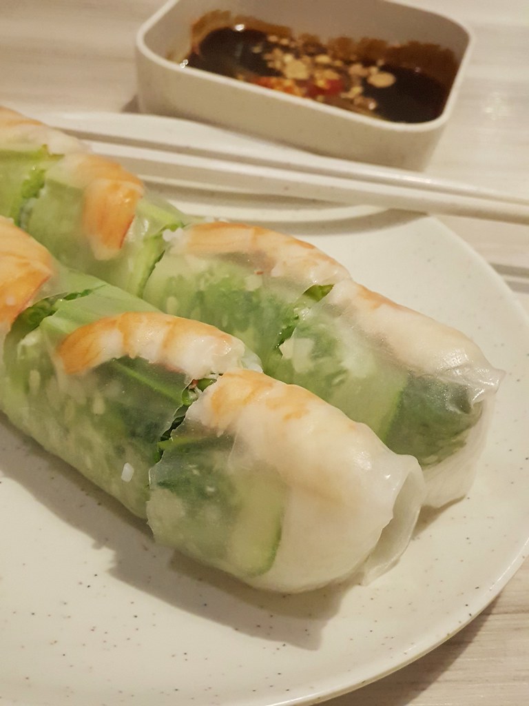 越式虾肉米纸券 Vietnamese Rice Paper Roll w/Prawns rm$6.50 @ Pho Mi Cafe USJ10